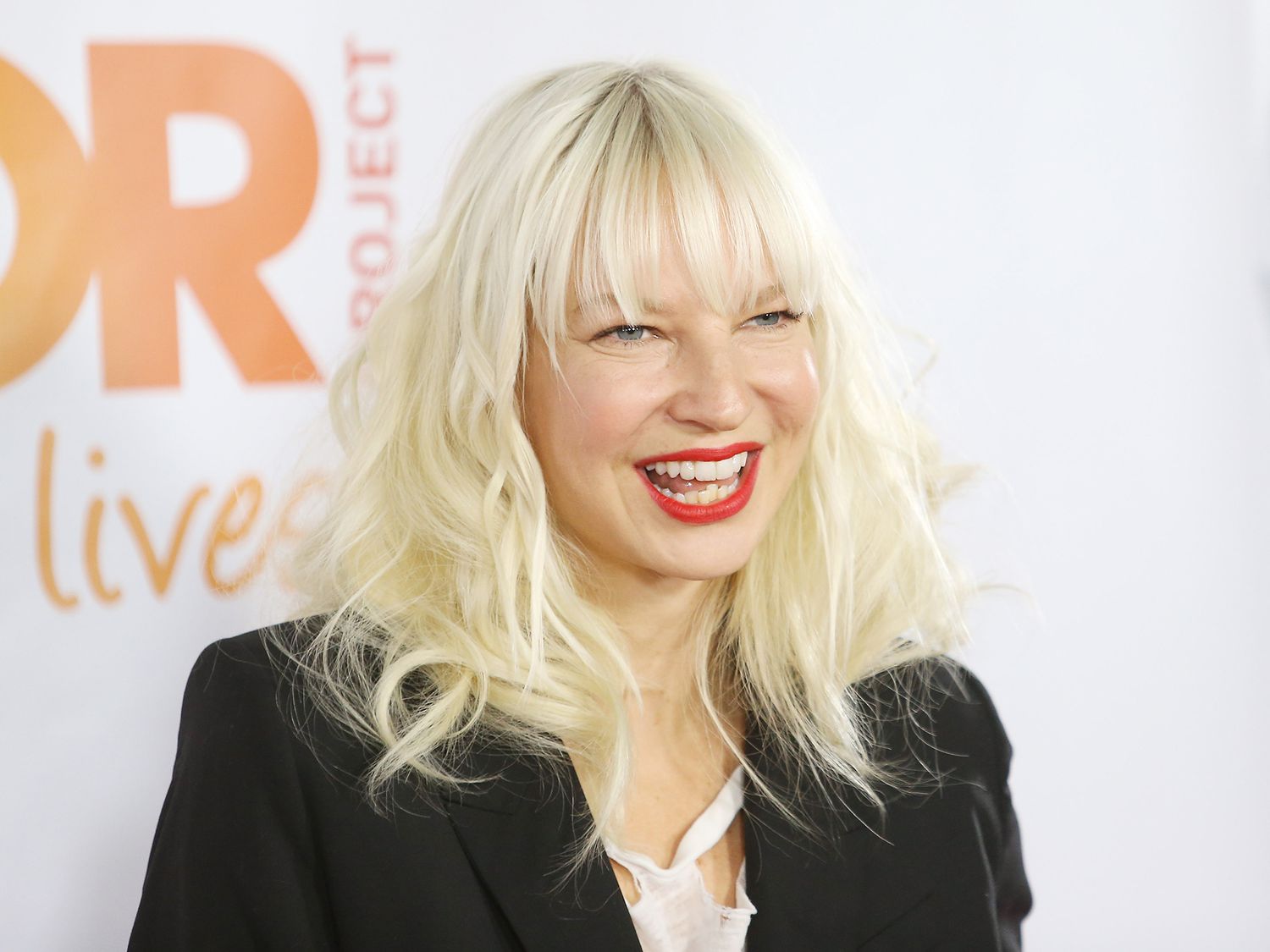 Chandelier, by Sia (2014) 🎵